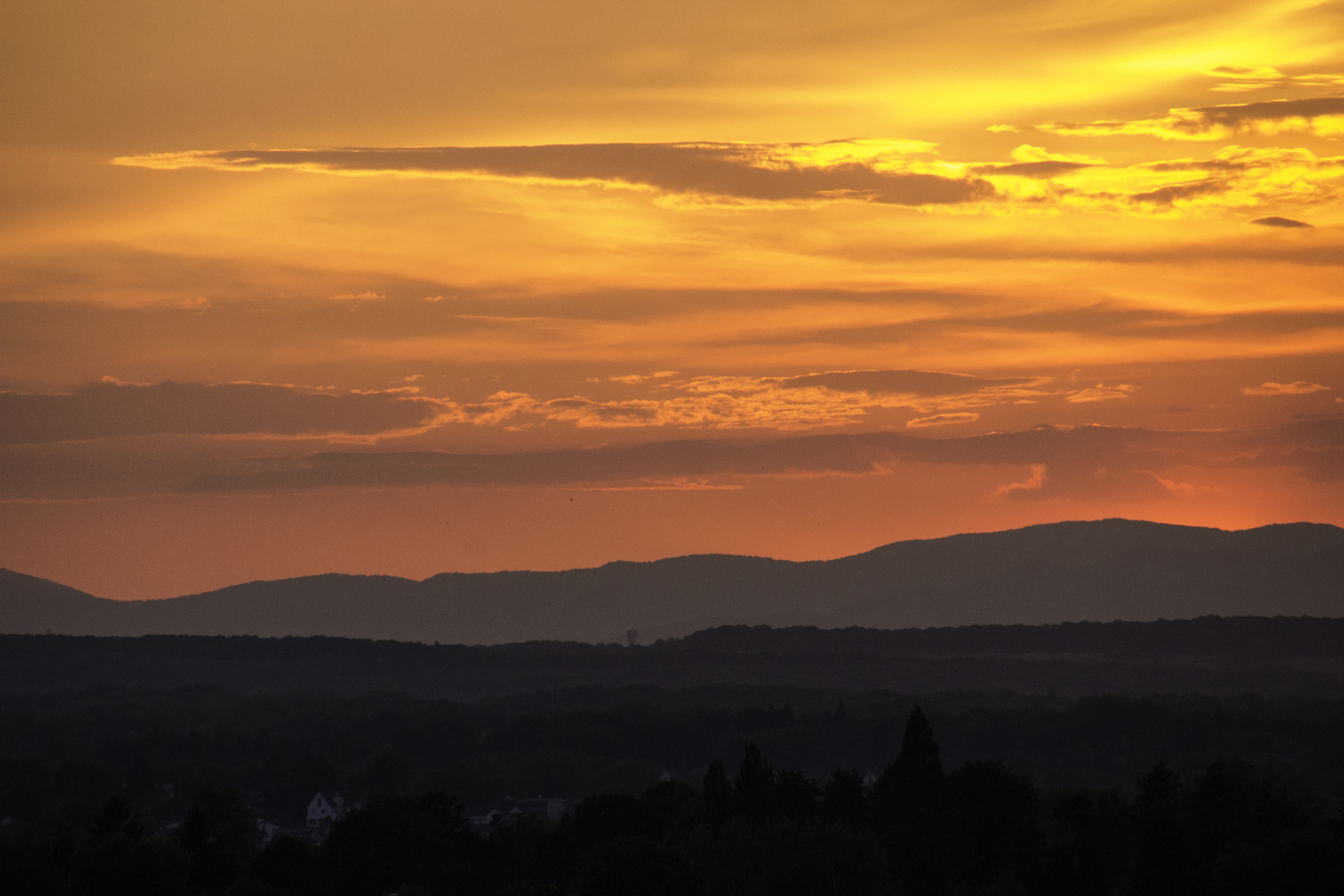 "Der Himmel brennt"