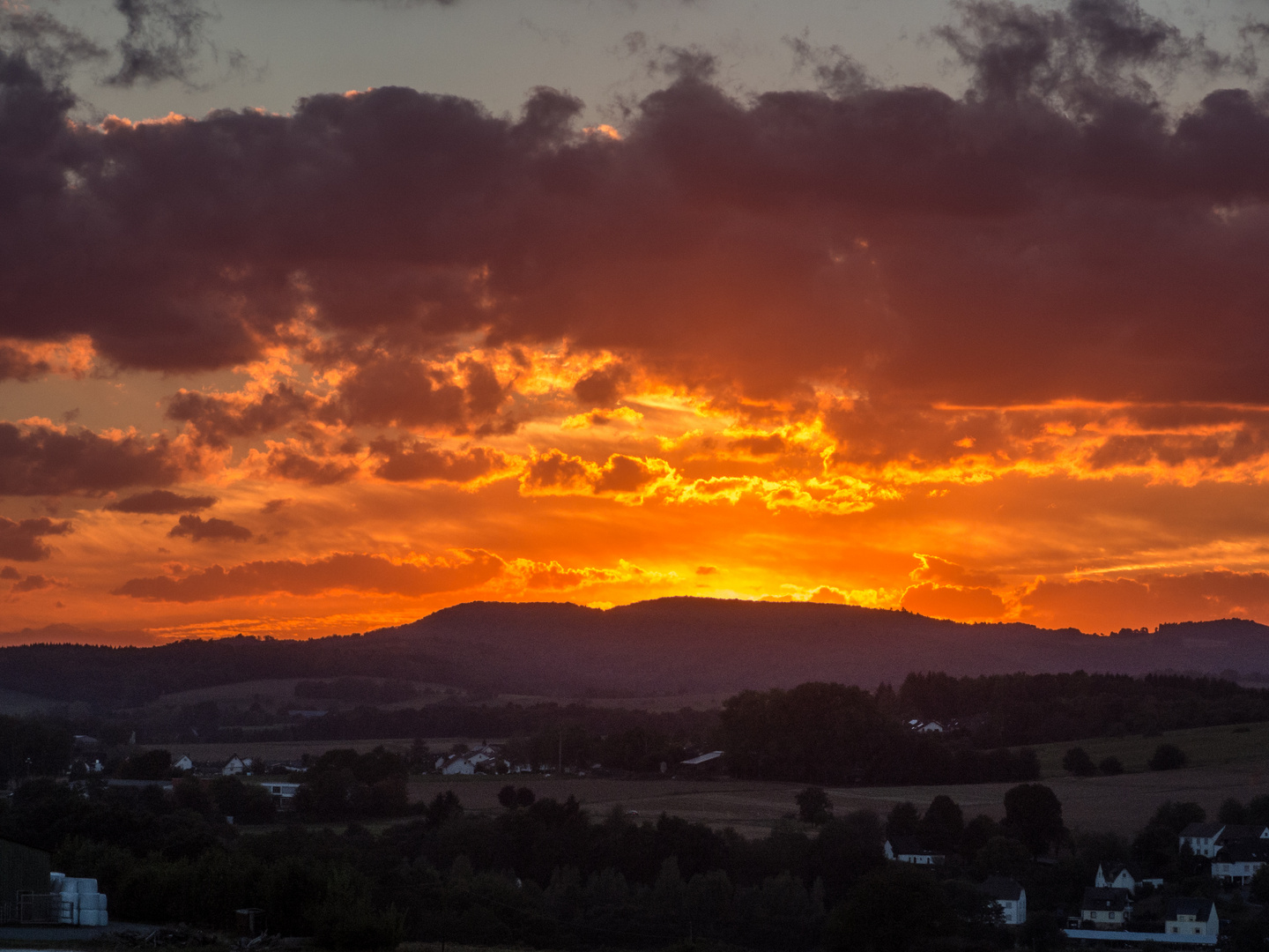 Der Himmel brennt