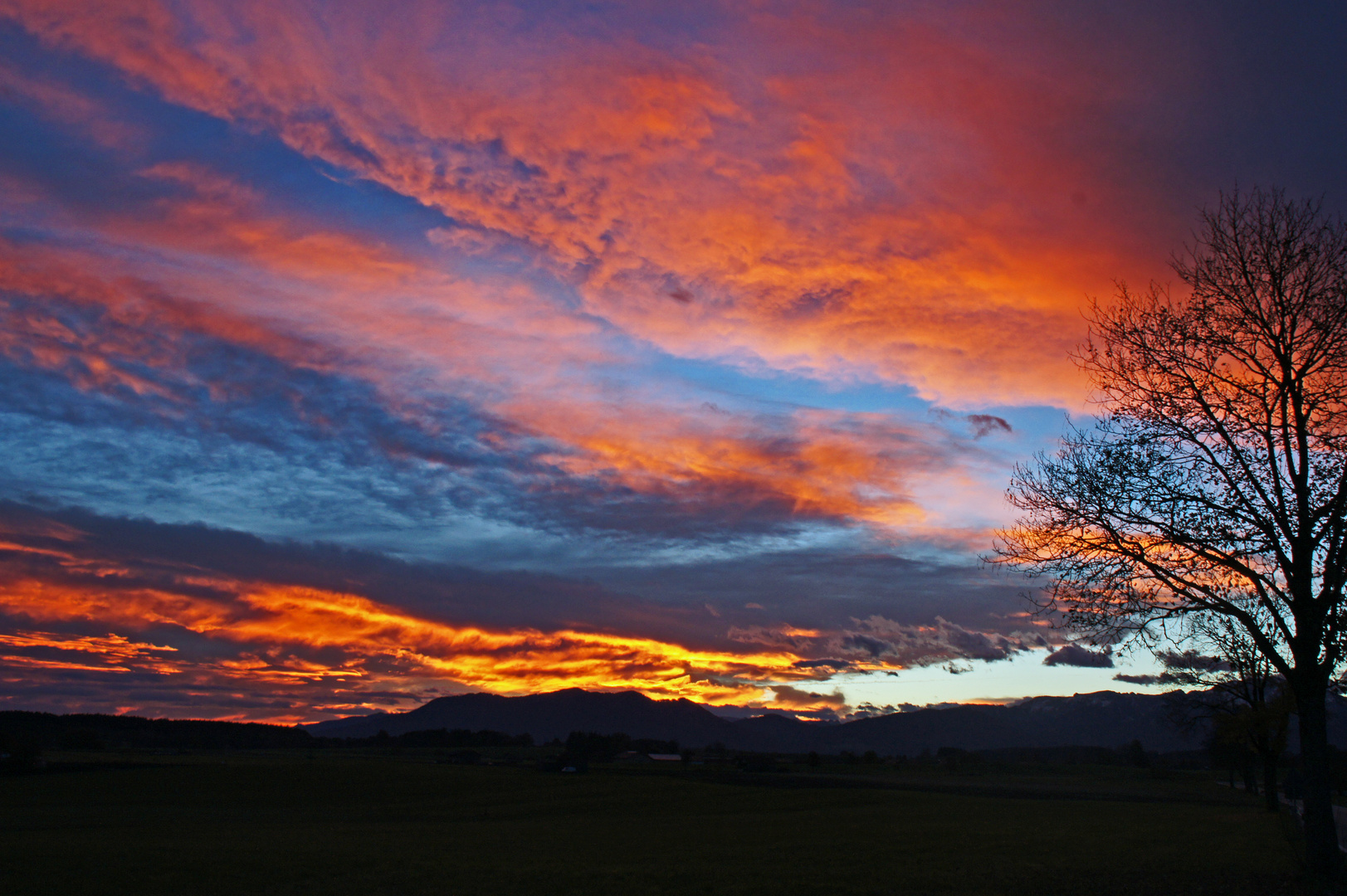 Der Himmel brennt