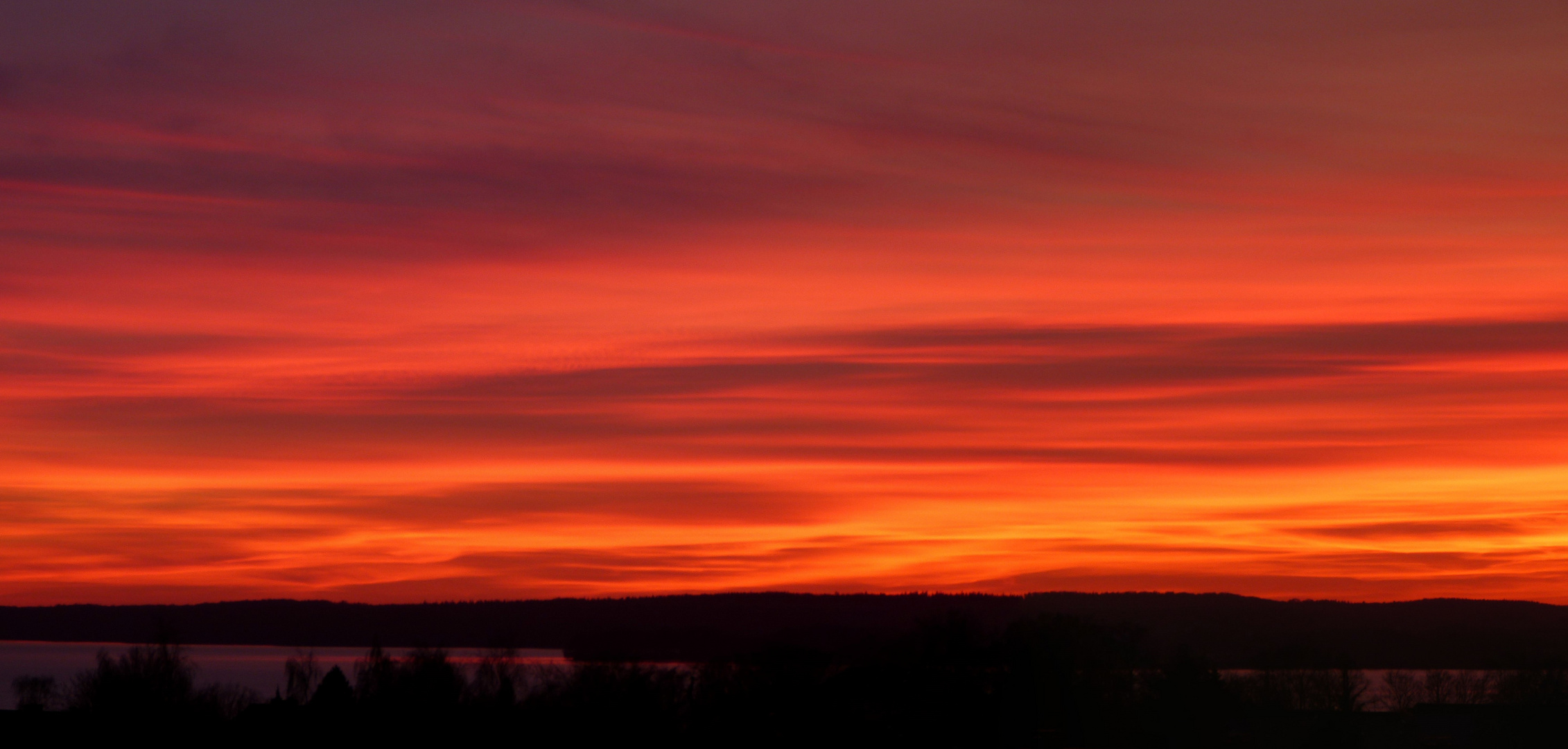 Der Himmel brennt