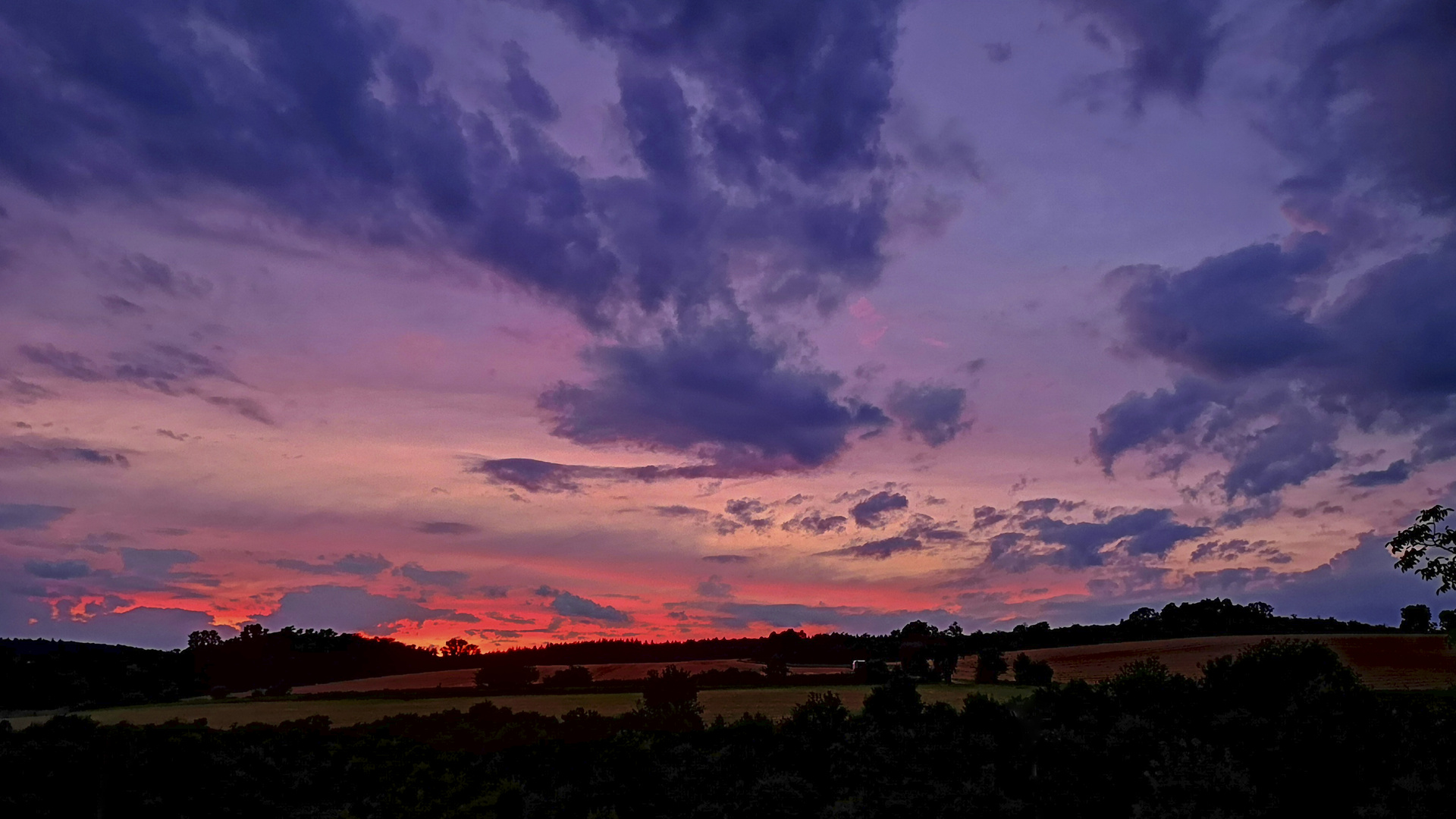 Der Himmel brennt