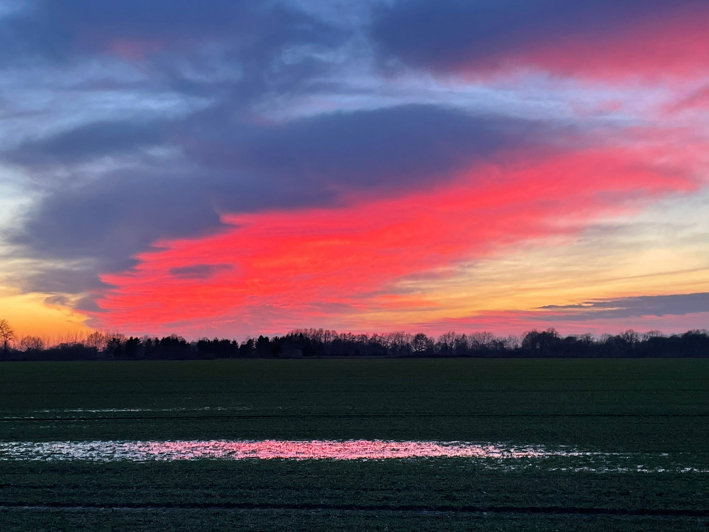 Der Himmel brennt