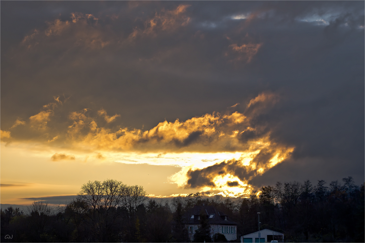 Der Himmel brennt