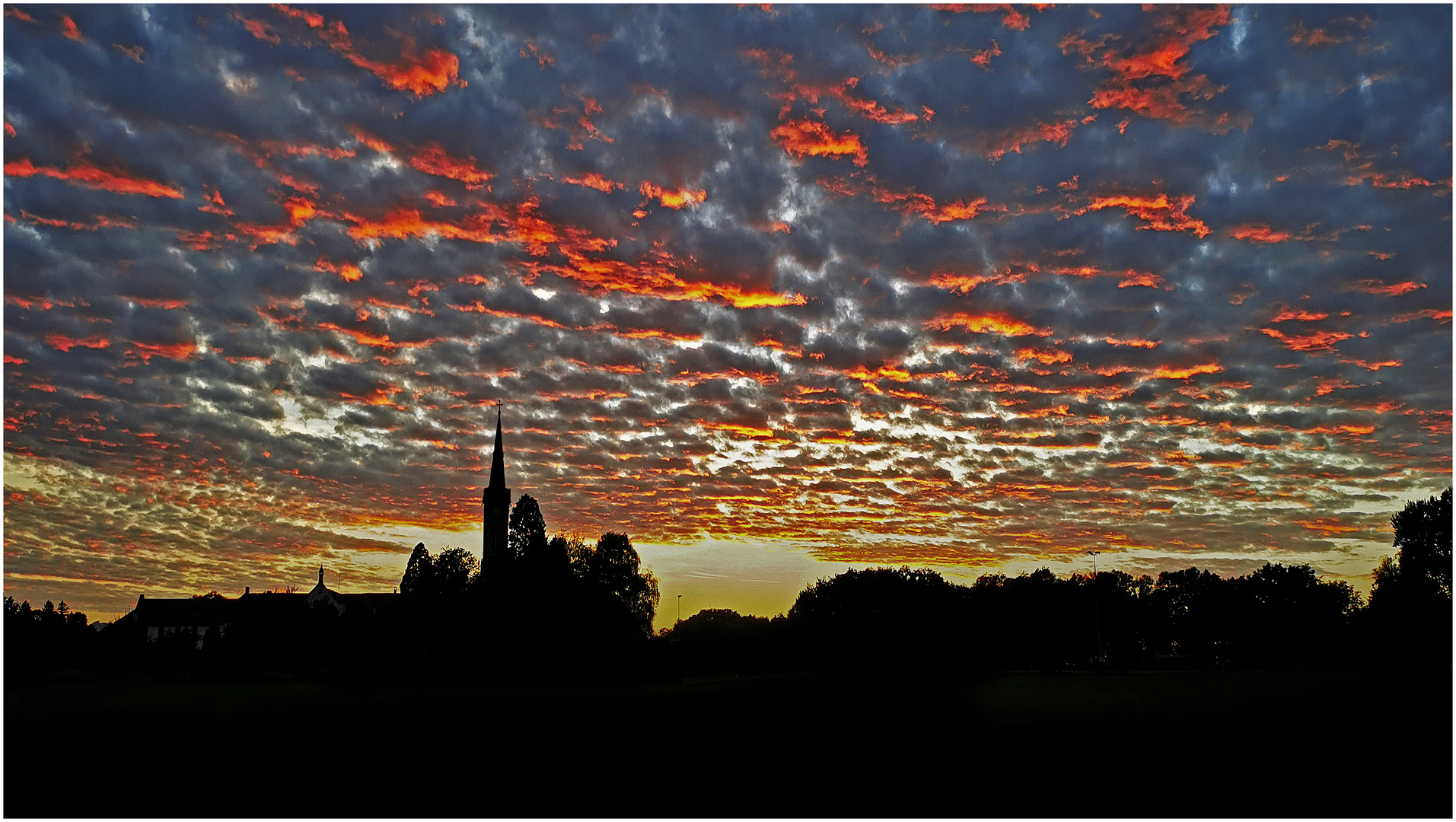 Der Himmel brennt