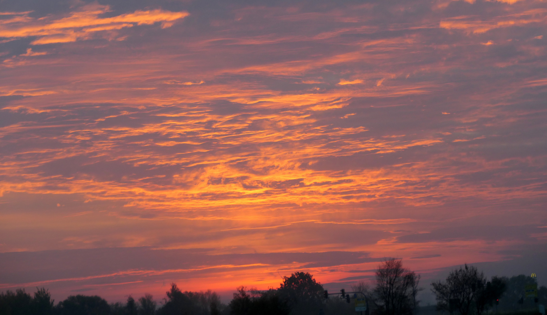 Der Himmel brennt