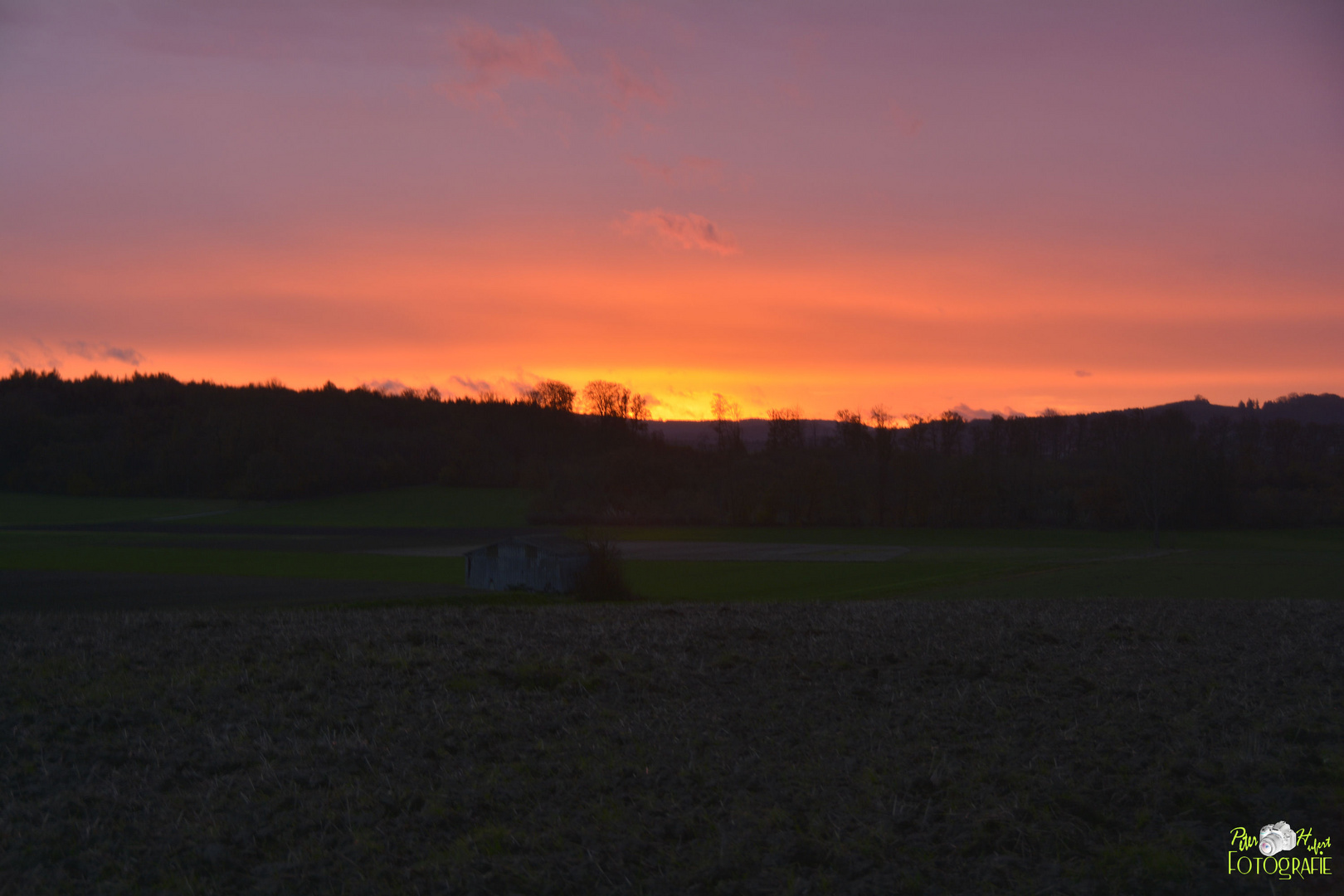 Der Himmel brennt, die Engel fliegen....