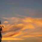 der Himmel brennt, die wolken ziehen