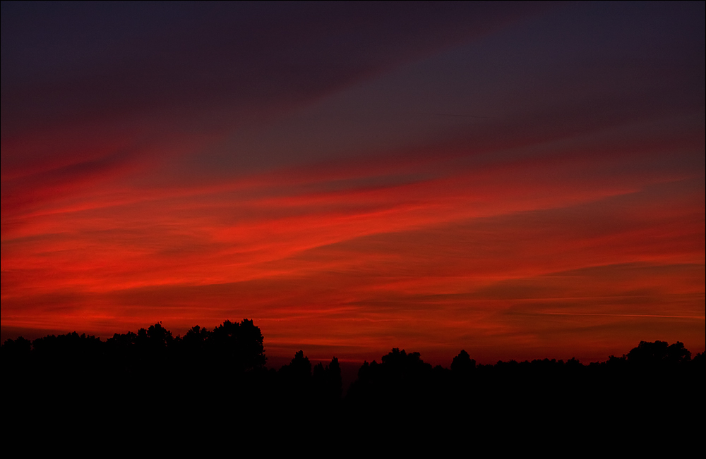 Der Himmel brennt.