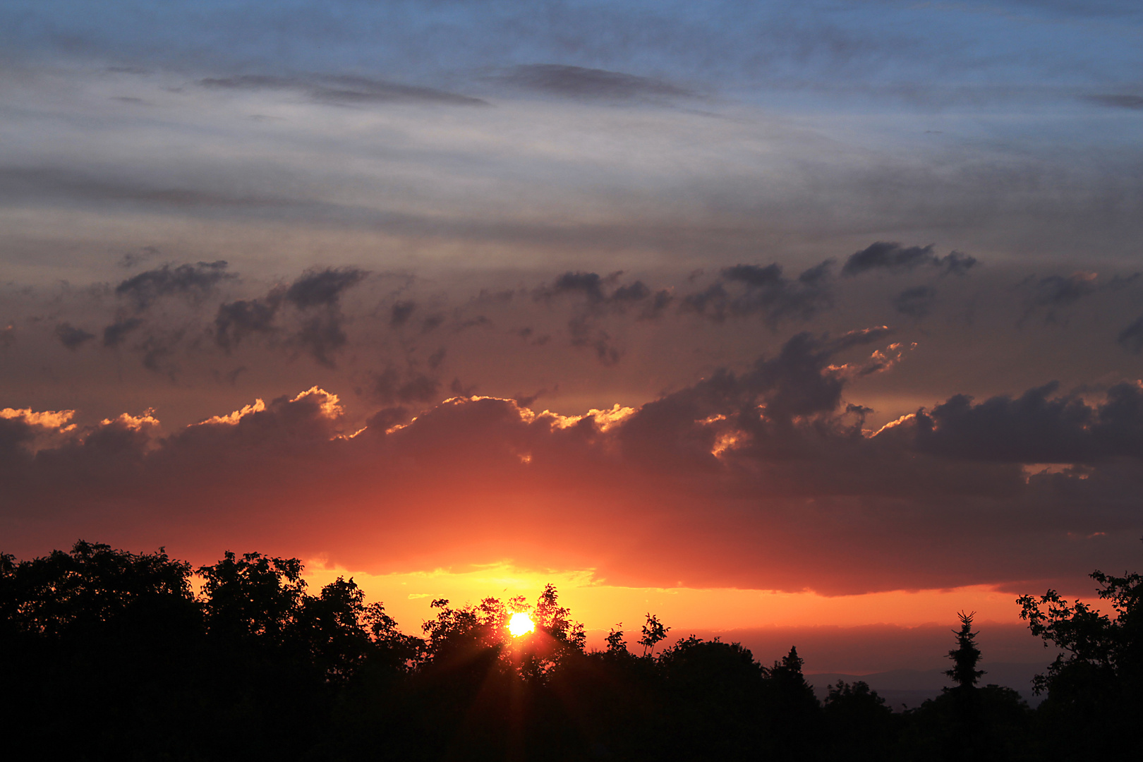 der Himmel brennt fein!