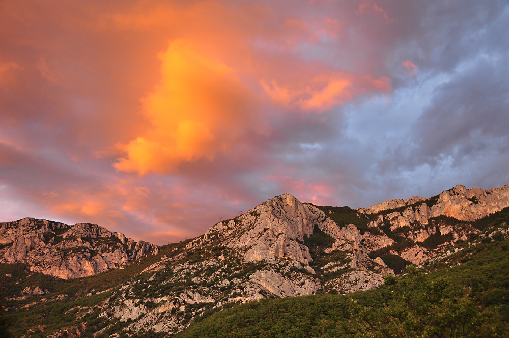 Der Himmel brennt. Sonnenuntergang in der Verdon-Schlucht