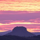 Der Himmel brennt über dem Lilienstein