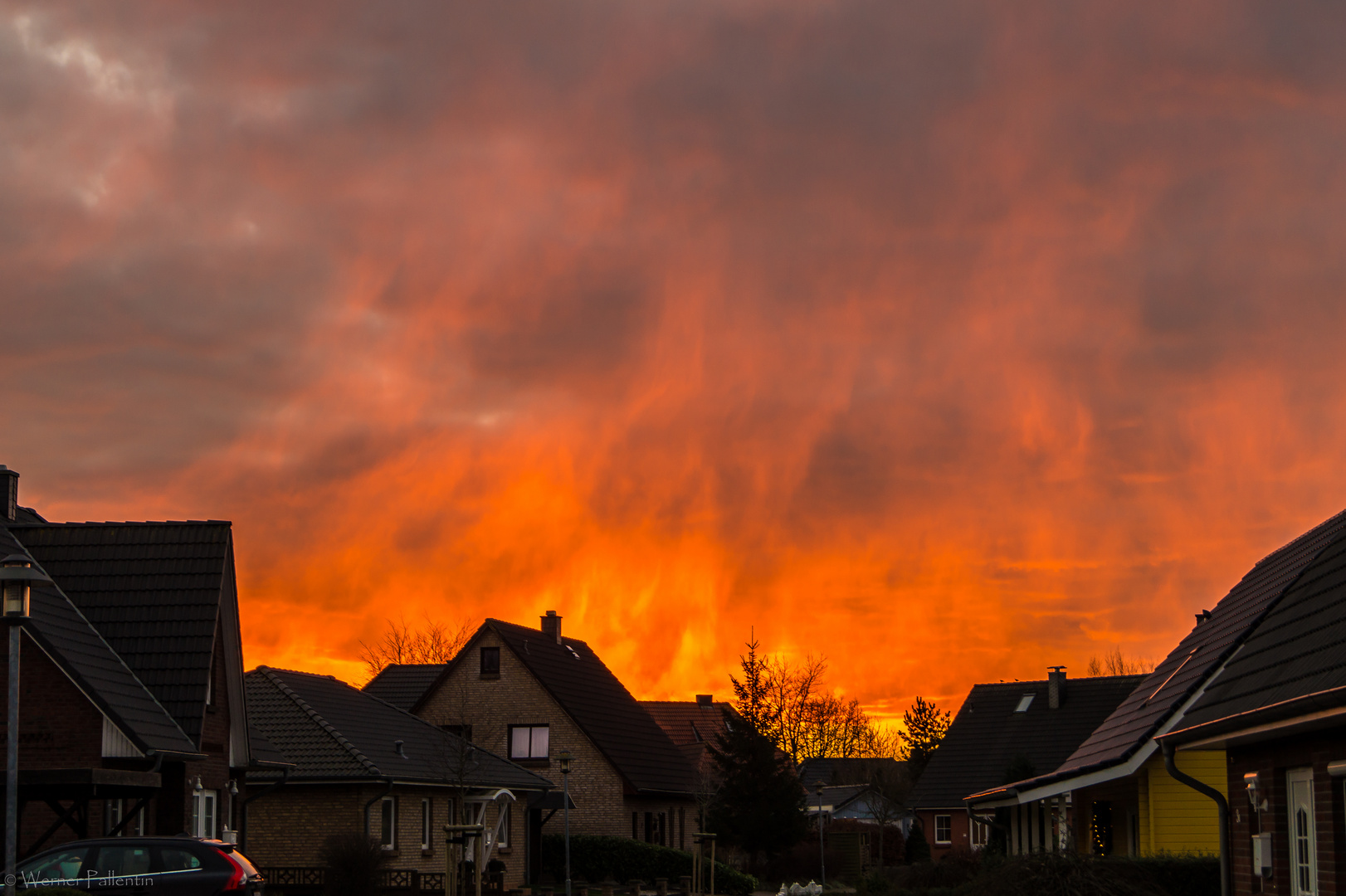 Der Himmel brennt über Satrup