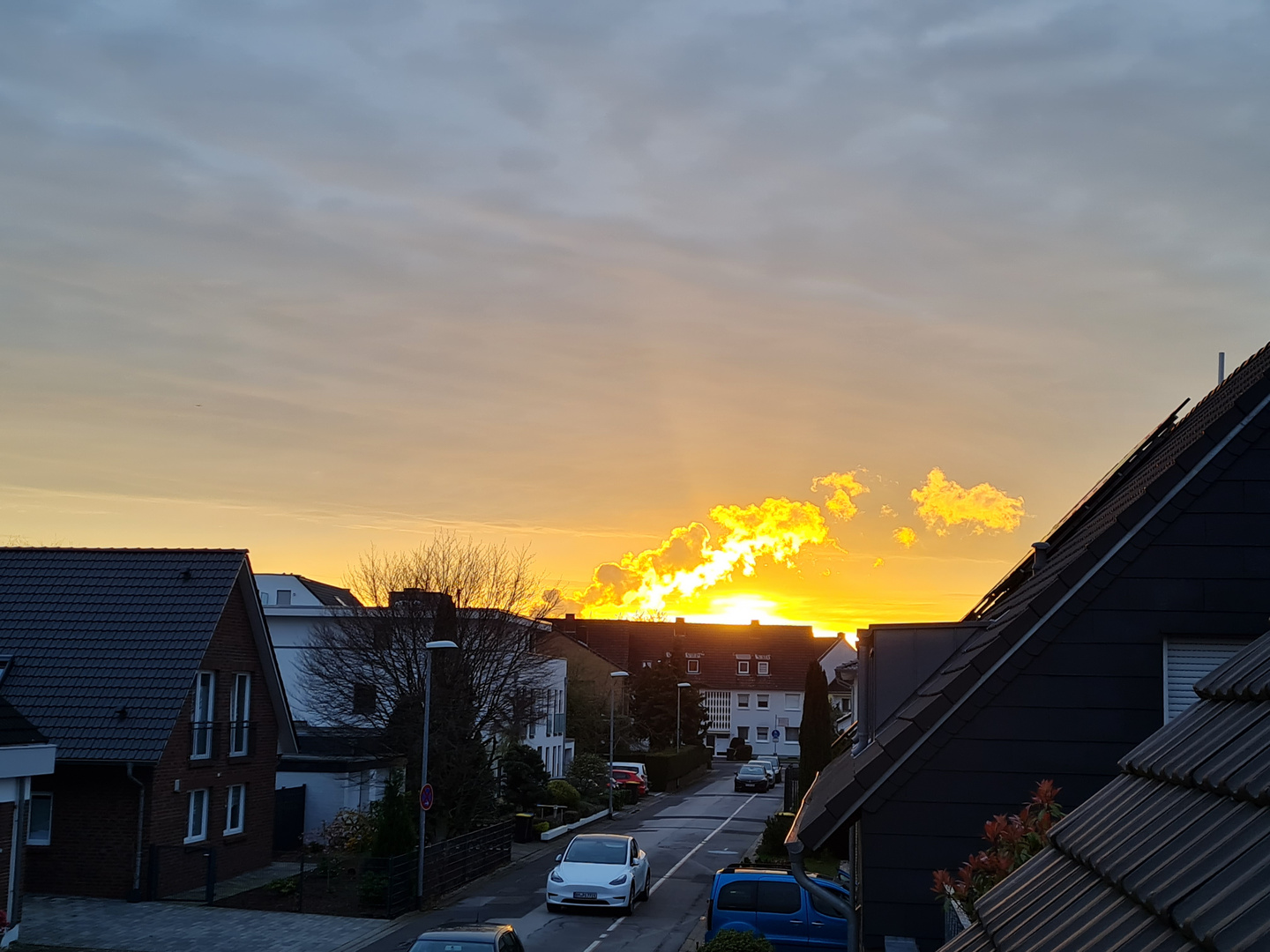 Der Himmel brennt wieder über Pulheim