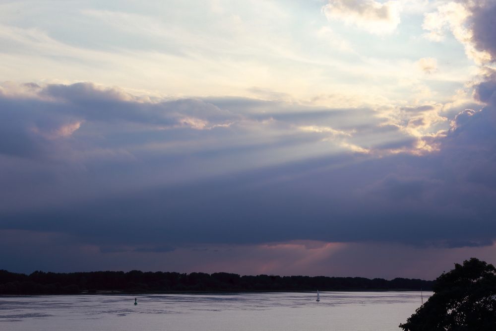 Der Himmel bricht auf