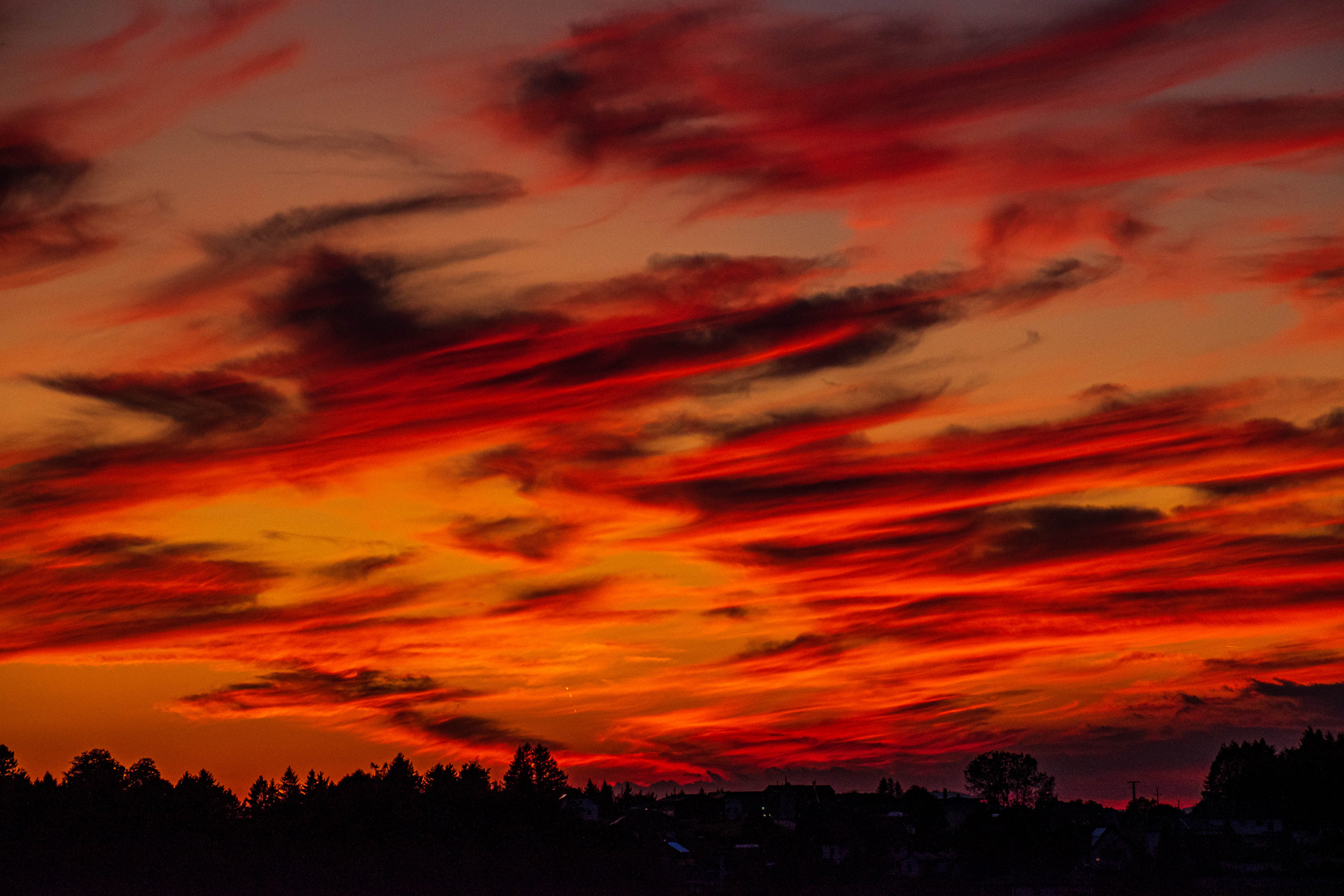 Der Himmel glüht.