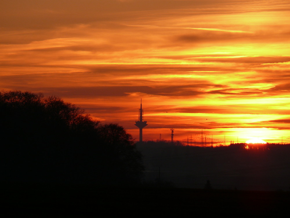 Der Himmel glüht,