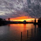 Der Himmel glüht über der Spree