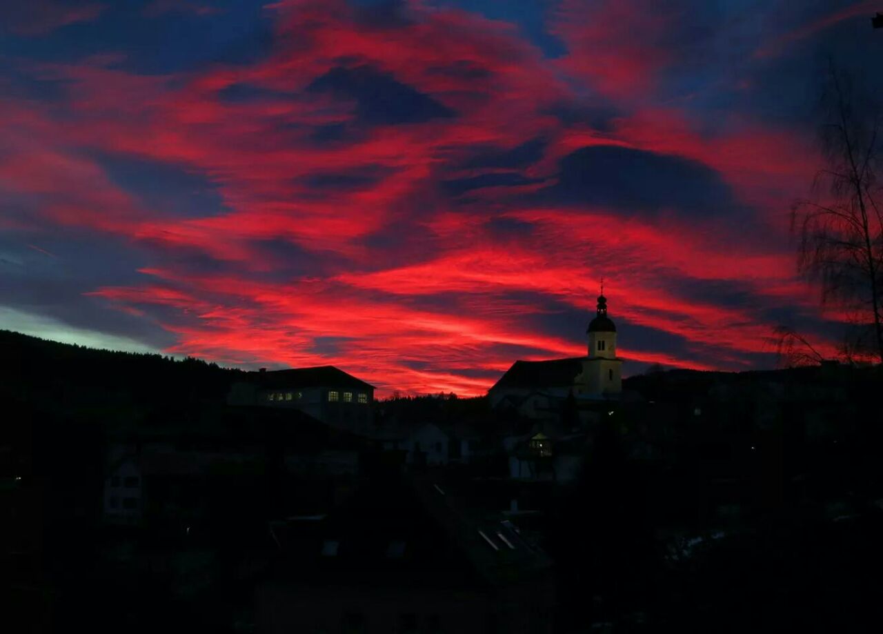 Der Himmel in red