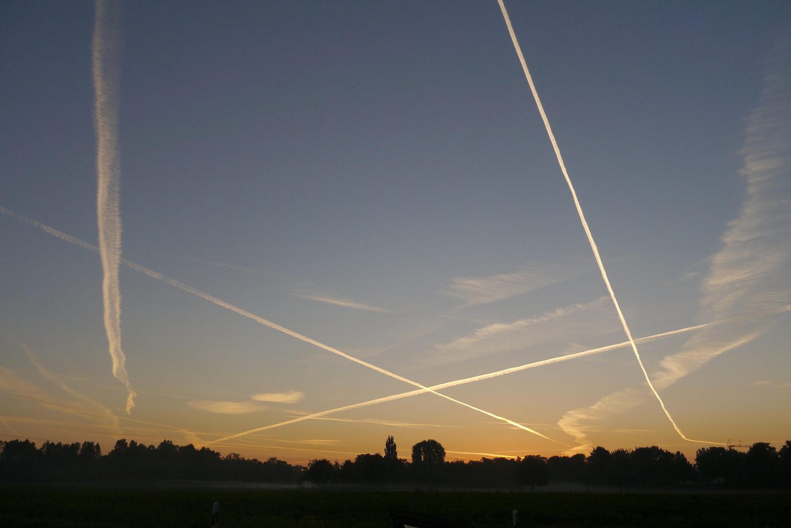 Der Himmel morgens am Niederrhein