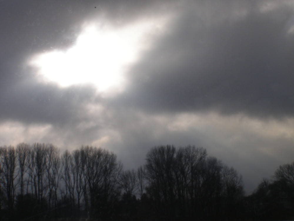 der himmel öffnet sich es wird schön