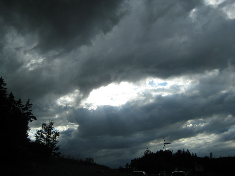 Der Himmel reißt auf