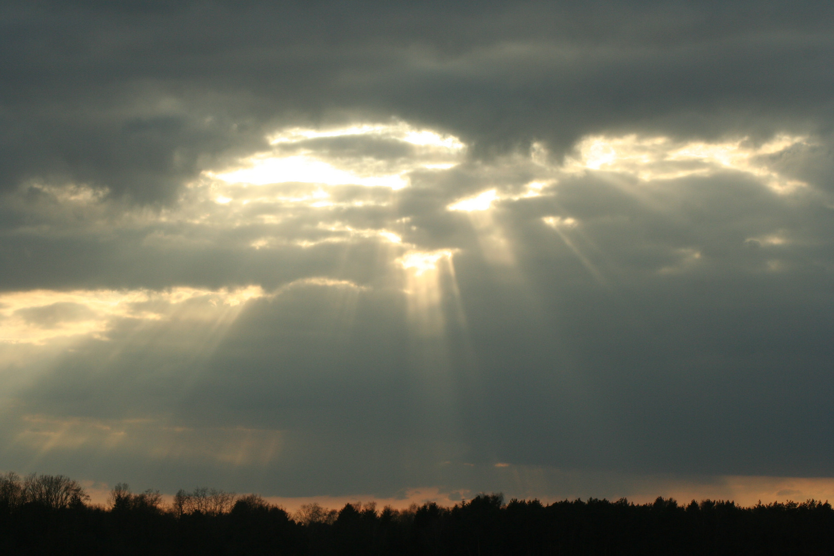 der Himmel reißt auf