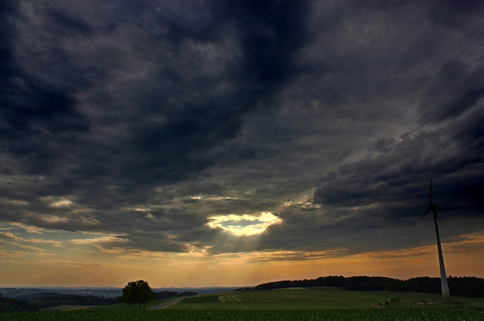 * der Himmel reißt auf *