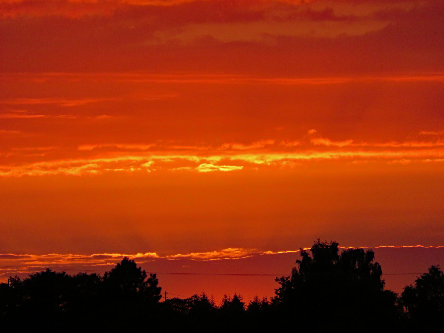 Der Himmel scheint zu brennen