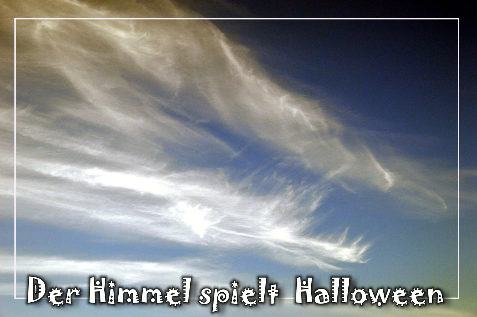 Der Himmel spielt Halloween