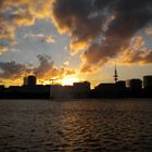 Der Himmel über Hamburg brennt