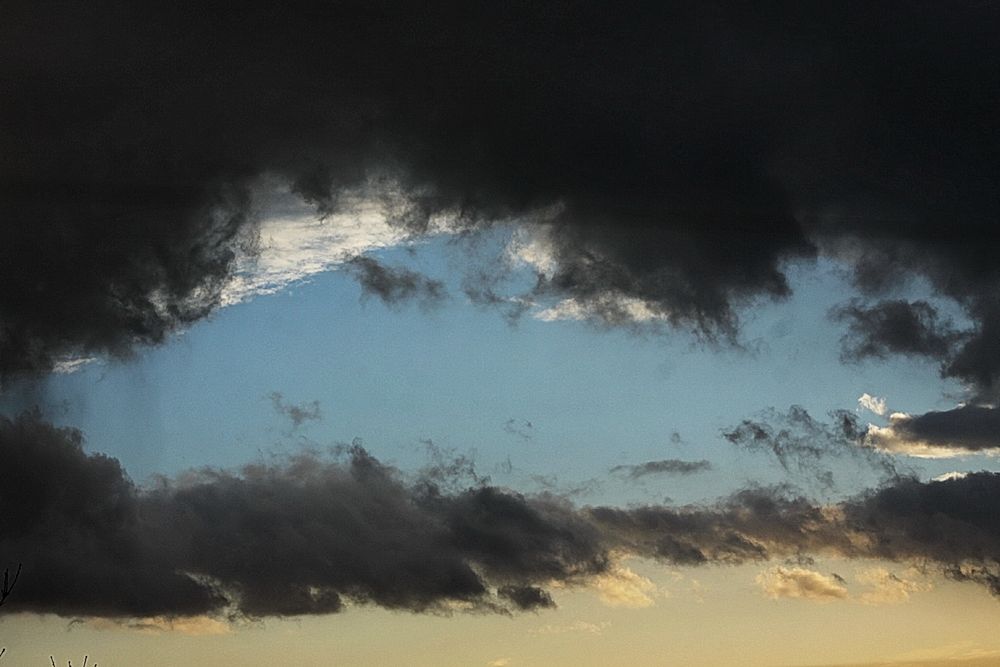 Der Himmel über Hamburg (während ein Gewitter durchzog) II