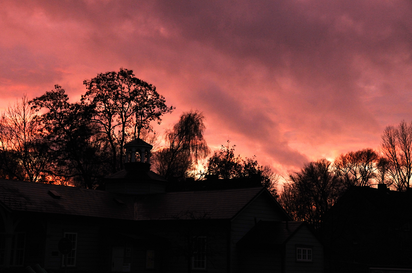 der Himmel von einer roten Seite