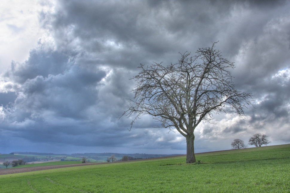 der Himmel zieht sich zu