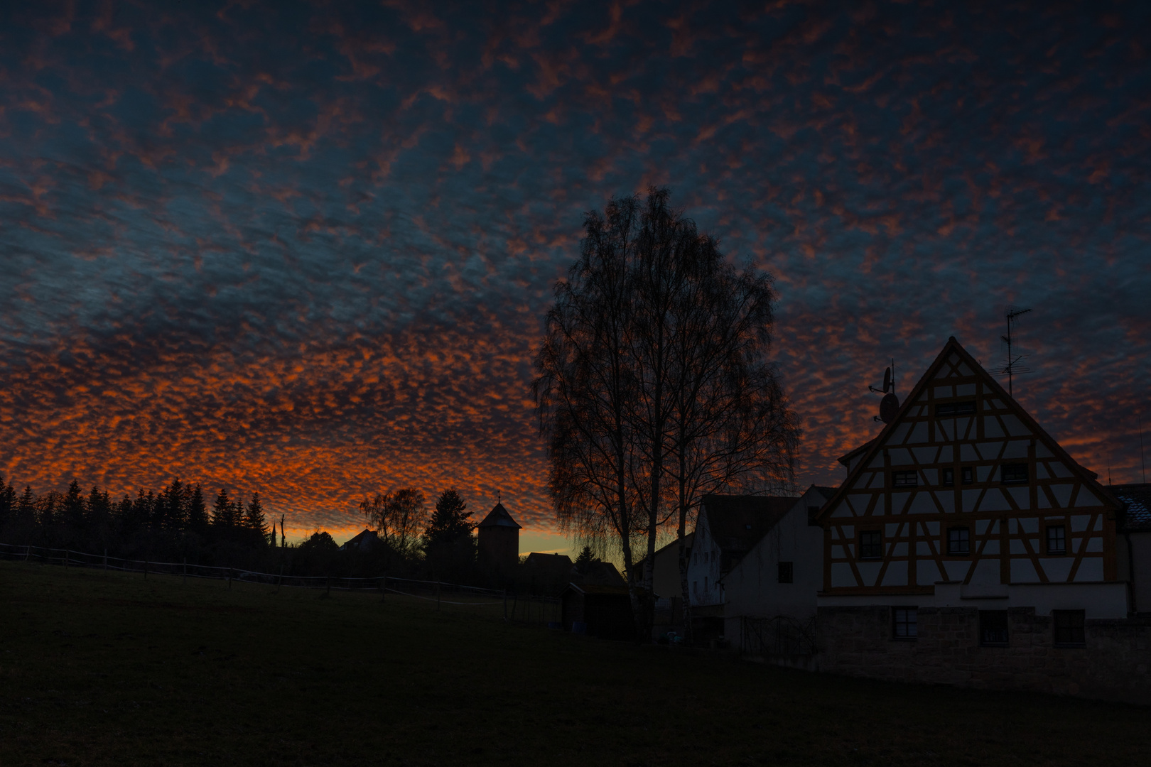 Der Himmel zündet ein Feuerwerk