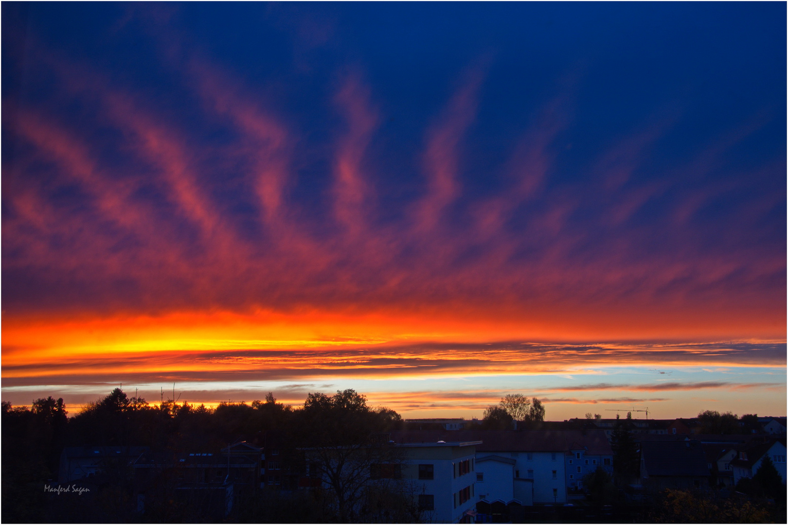 Der Himmel zur Blauen Stunde über Vorpommern...