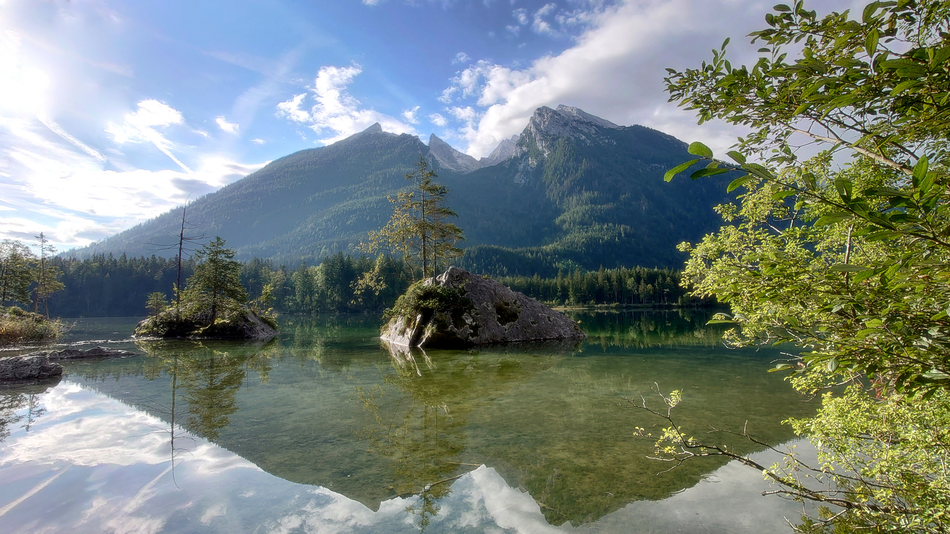 Der Hintersee im Morgenlicht