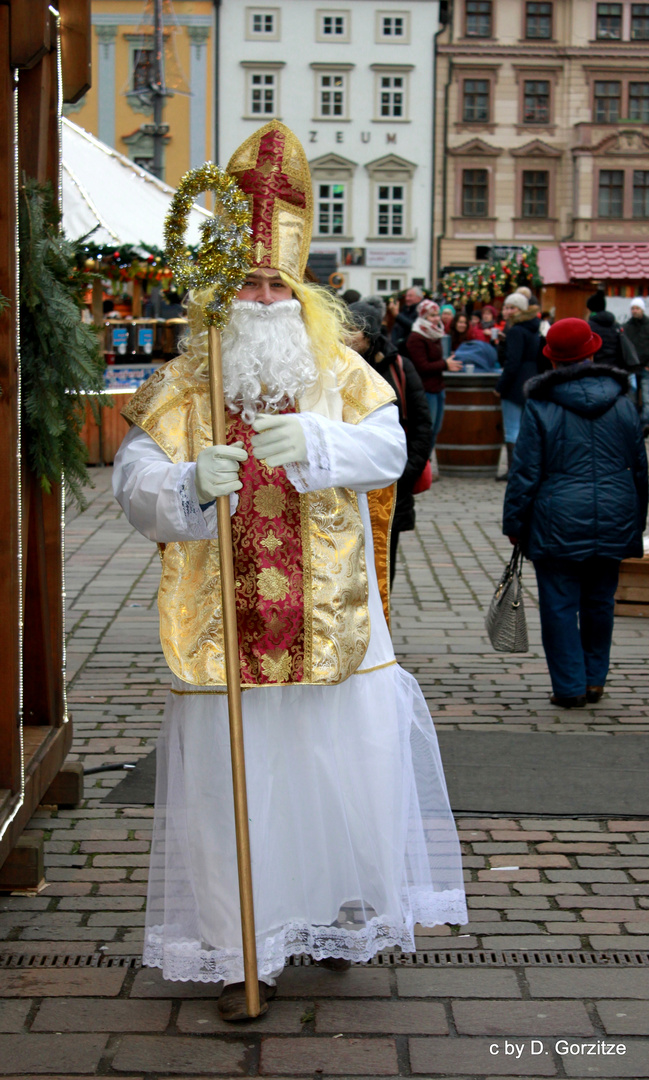 Der Hl. Nikolaus mit seinem Bischofsstab !