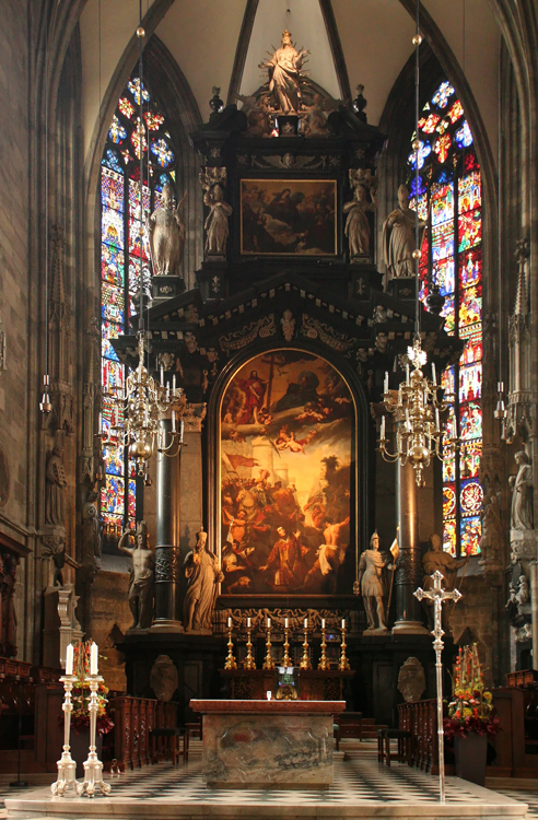 Der Hochaltar im Stephansdom