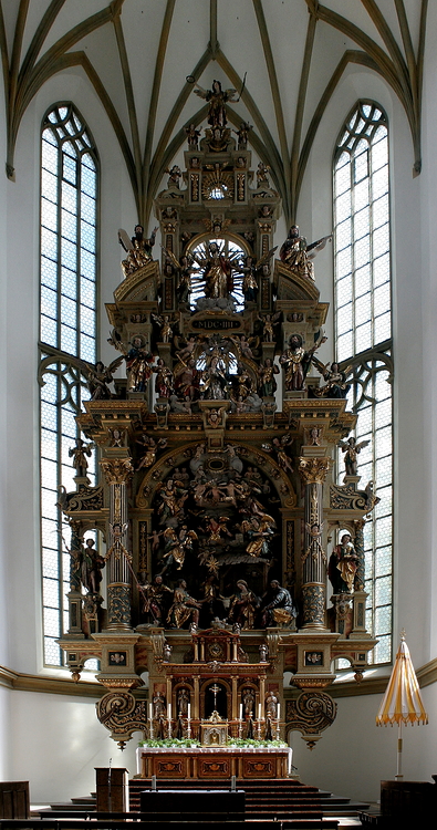 Der Hochaltar in der Basilika St. Ulrich und Afra in Augsburg