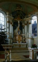 Der Hochaltar in der Burgauer Stadtpfarrkirche