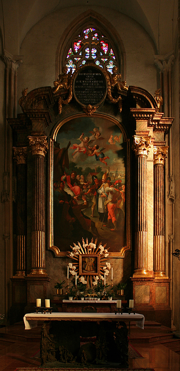 Der Hochaltar in der Othmarskirche in Mödling (2)