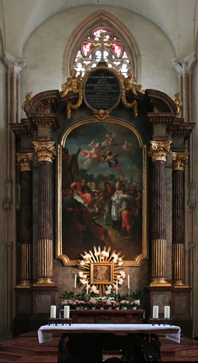 Der Hochaltar in der Othmarskirche in Mödling