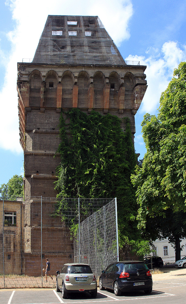 Der Hochbunker von Trier, ein wehrtechnisches Zeitdokument.