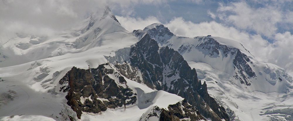 Der höchste Monte Rosagipfel die Dufourspitze hier teilweise in leichten Wolken...