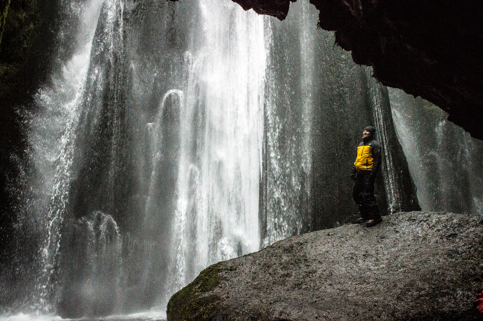 Der Höhlen-Wasserfall Raufarvoss