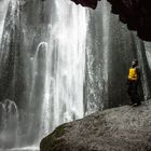 Der Höhlen-Wasserfall Raufarvoss