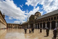 Der Hof der Omayyaden-Moschee von Damaskus (1) (Archivaufnahme 2009)