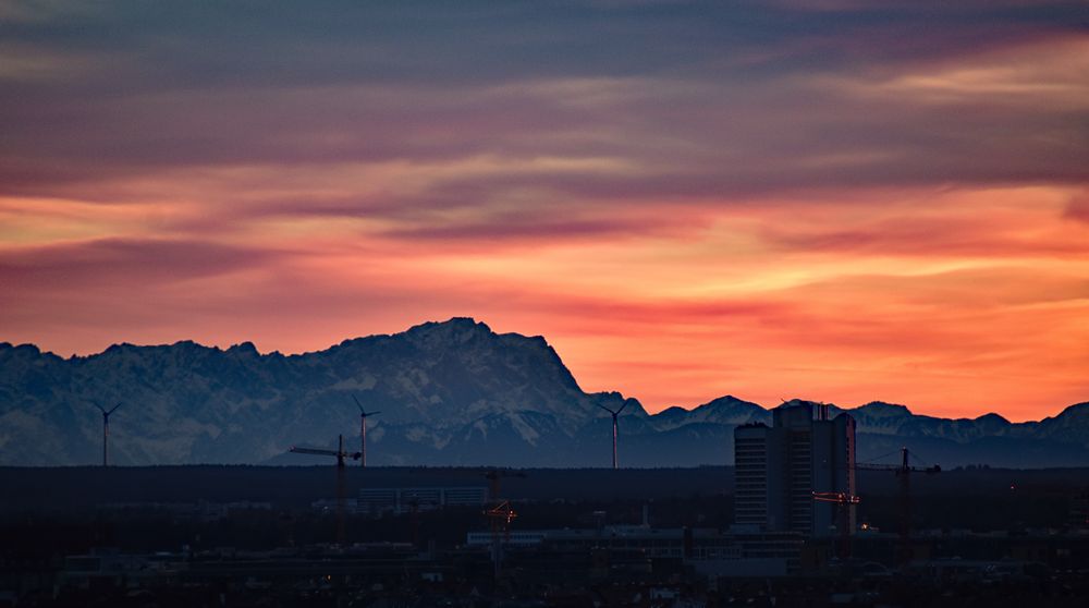 Der hohe Berg hinter München...