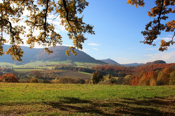 der hohe neuffen im herbst