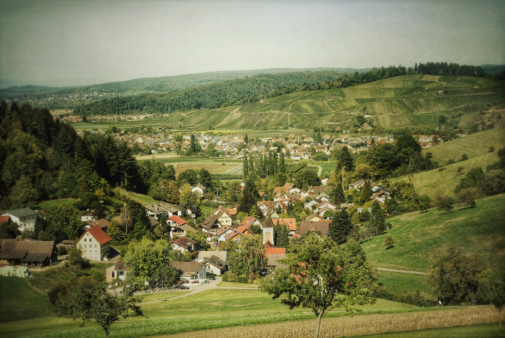 der holde radelt ins dorf